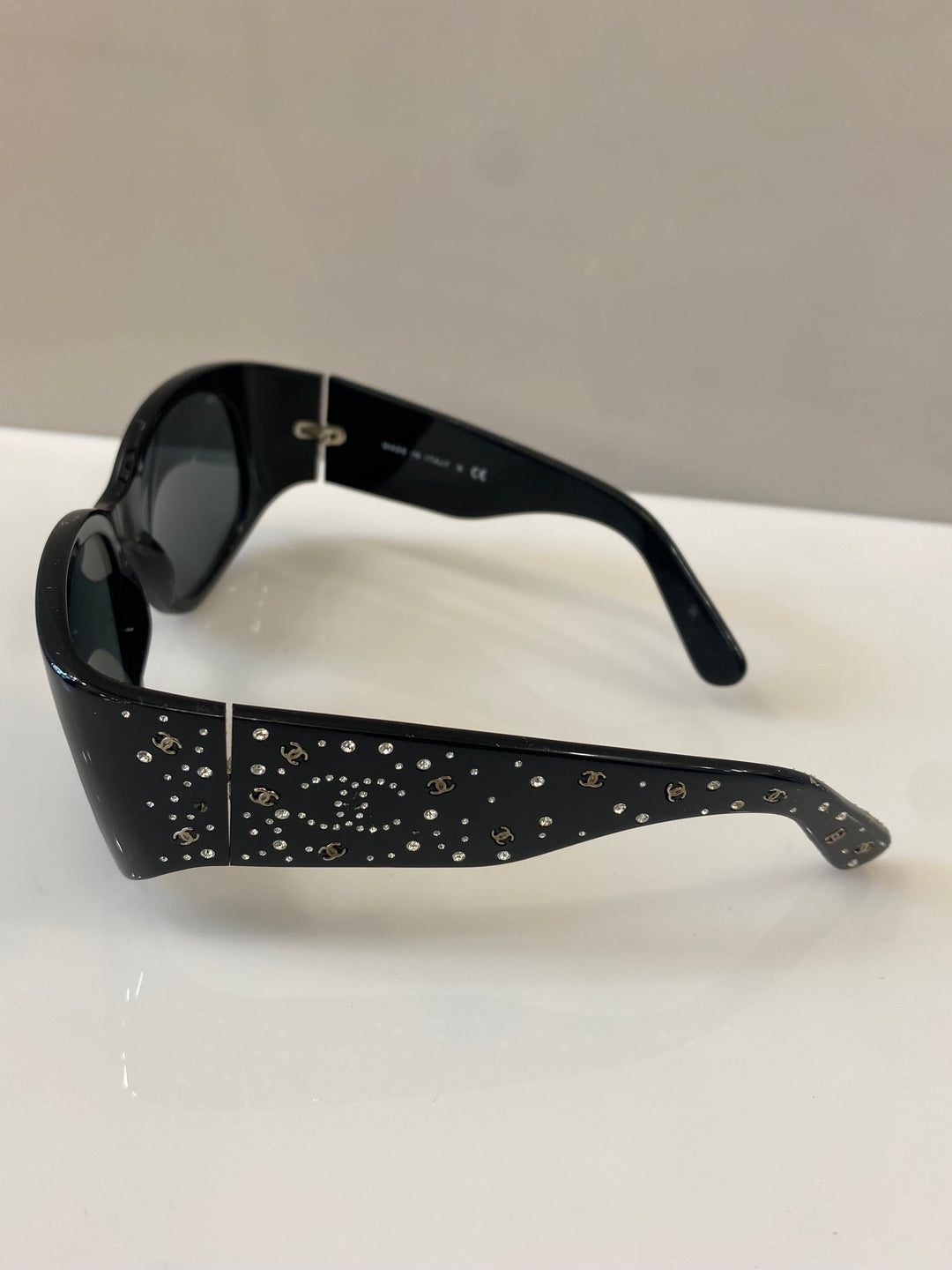 CHANEL SWAROVSKI CRYSTAL CC LOGO SUNGLASSES