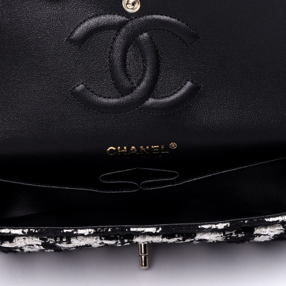 CHANEL QUILTED TWEED MEDIUM DOUBLE FLAP BAG