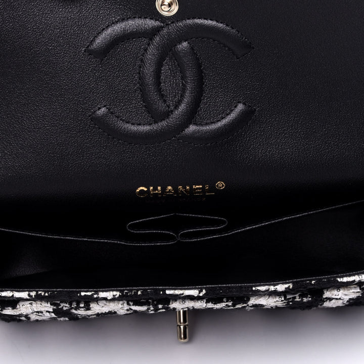 CHANEL QUILTED TWEED MEDIUM DOUBLE FLAP BAG