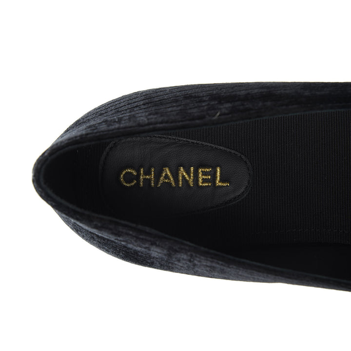 CHANEL VELVET GROSGRAIN PEARLS MOCCASIN LOAFERS