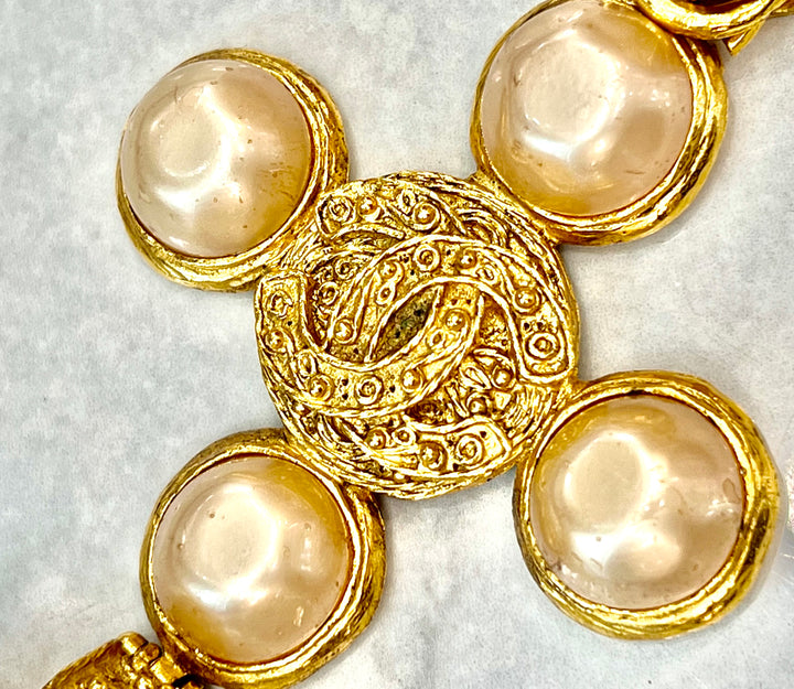 CHANEL VINTAGE FAUX PEARL NECKLACE