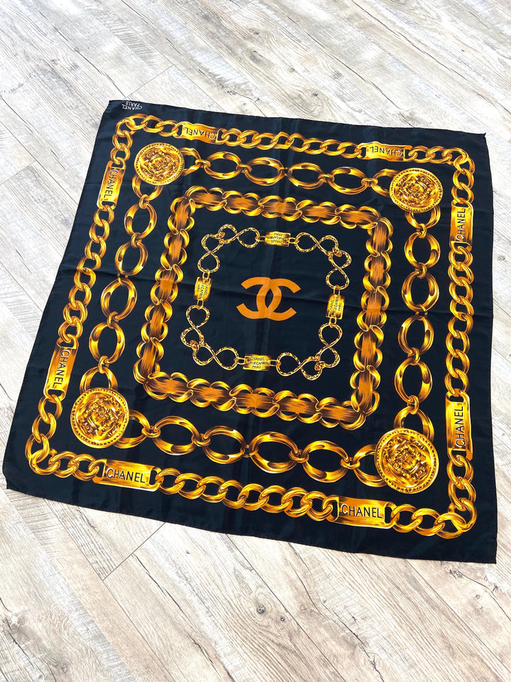 CHANEL シルク スカーフ 31 rue cambon Rare VINTAGE CHANEL Silk Scarf 31 Rue Cambon Paris Gold