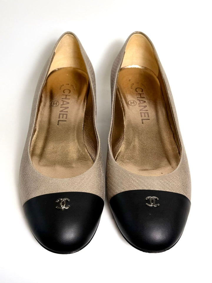 CHANEL 2016 INTERLOCKING CC LOGO BALLET FLATS