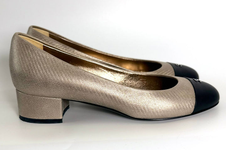 CHANEL 2016 INTERLOCKING CC LOGO BALLET FLATS