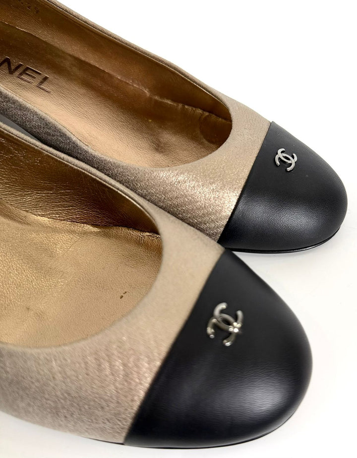 CHANEL 2016 INTERLOCKING CC LOGO BALLET FLATS