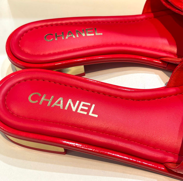CHANEL INTERLOCKING CC LOGO LAMBSKIN LEATHER MULES