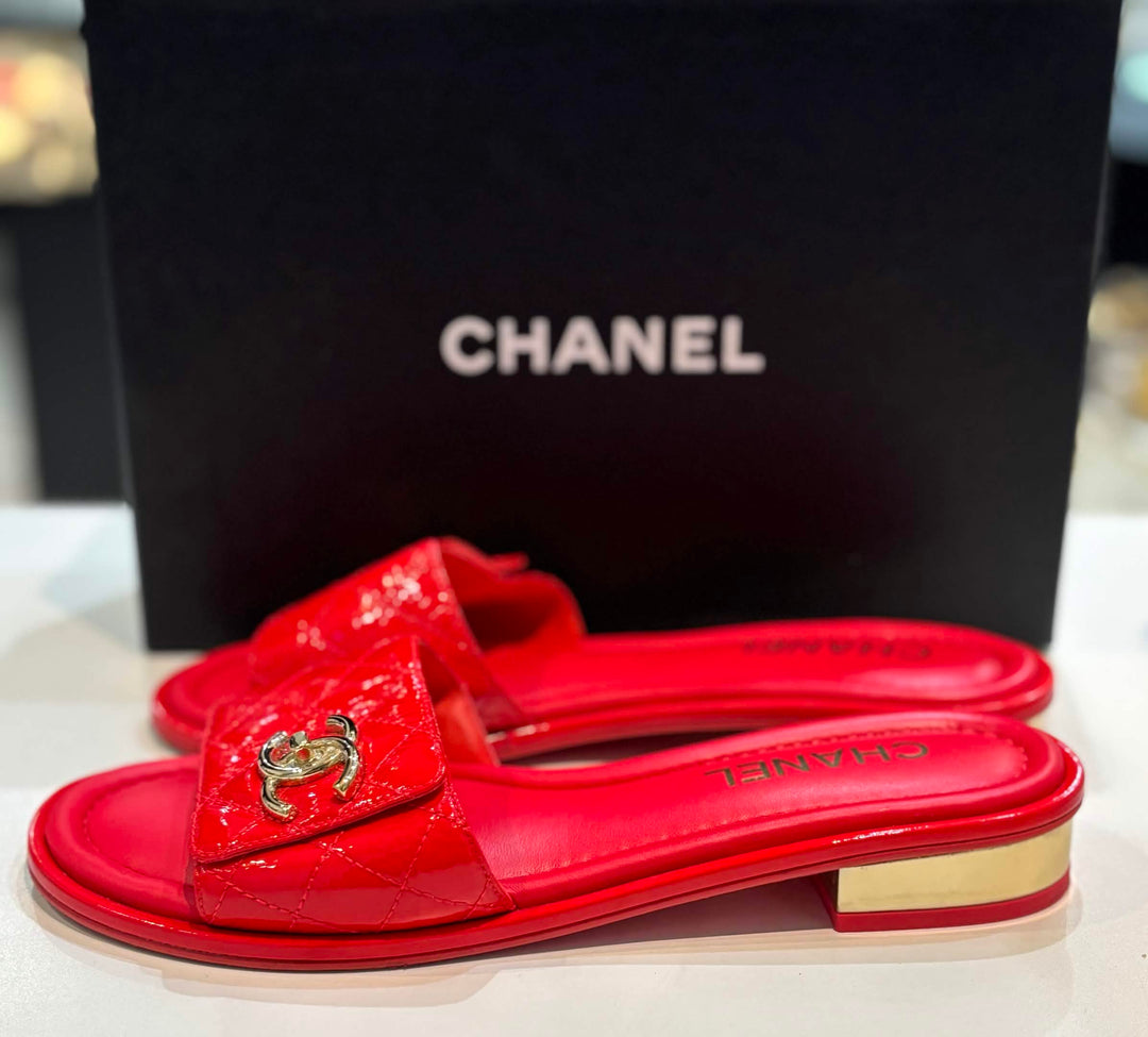 CHANEL INTERLOCKING CC LOGO LAMBSKIN LEATHER MULES