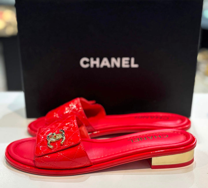CHANEL INTERLOCKING CC LOGO LAMBSKIN LEATHER MULES