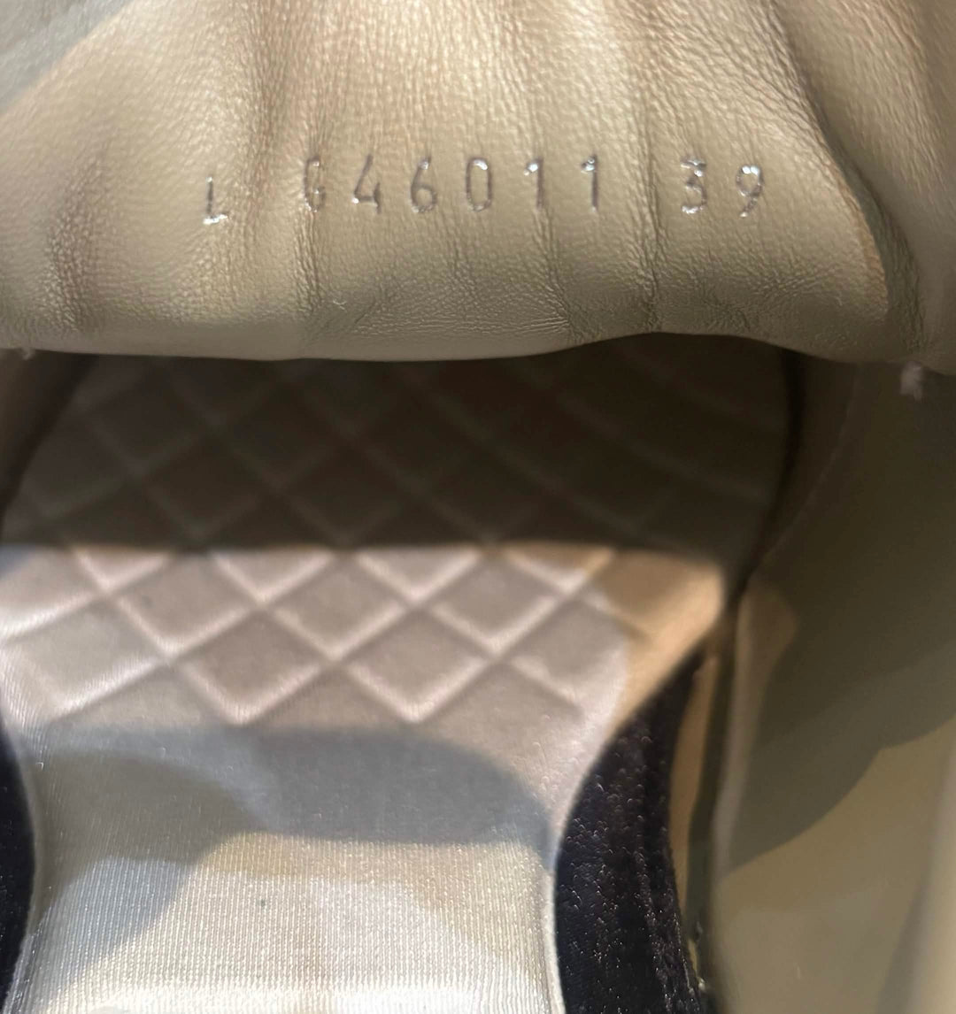 CHANEL 2024 INTERLOCKING CC LOGO  FELT SNEAKERS