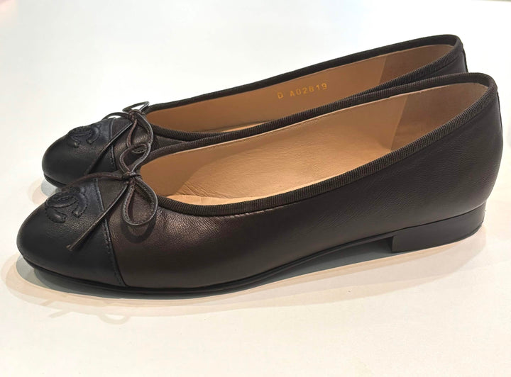 CHANEL BALLERINA CC CAP TOE FLATS
