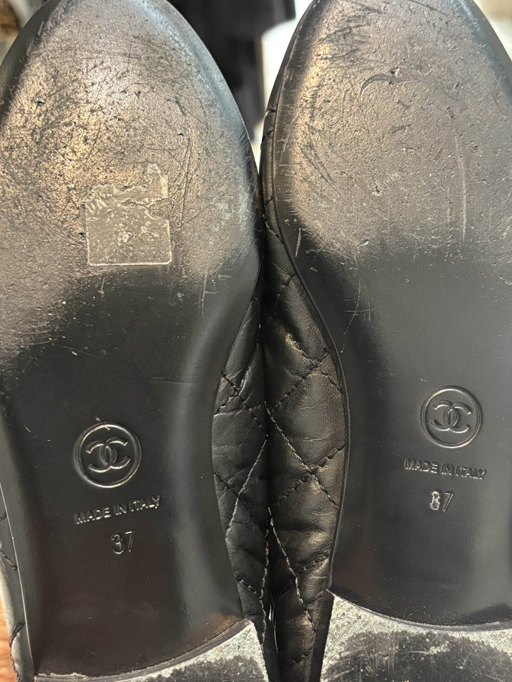 CHANEL CC AGED CALFSKIN QUILTED  LEATHER BALLET FLATS