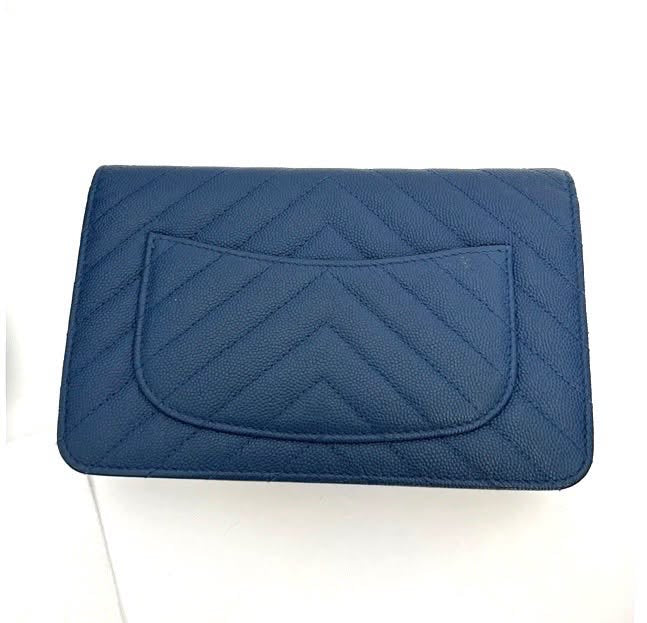 CHANEL CAVIAR CHEVRON QUILTED WALLET ON CHAIN