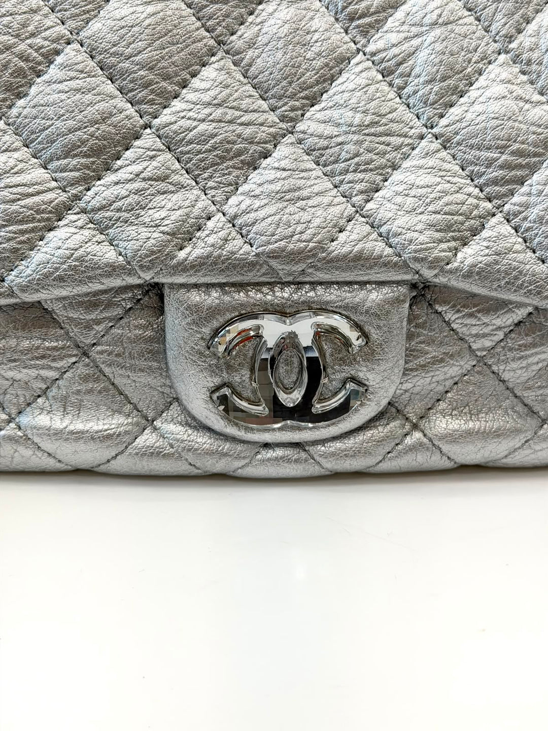 CHANEL CRINKLED METALLIC CALFSKIN QUILTED "ON THE ROCKS" MEDIUM FLAP BAG