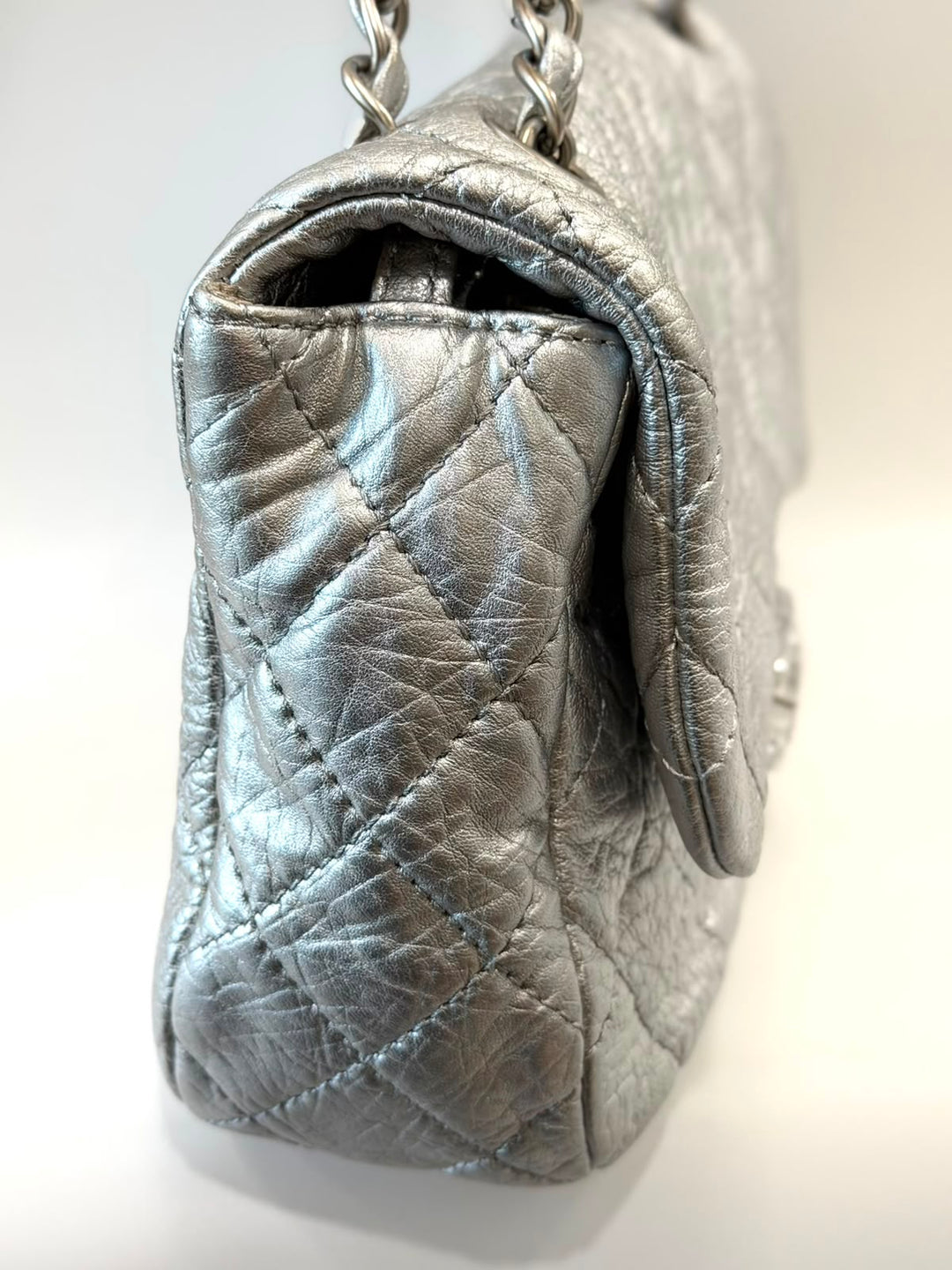 CHANEL CRINKLED METALLIC CALFSKIN QUILTED "ON THE ROCKS" MEDIUM FLAP BAG