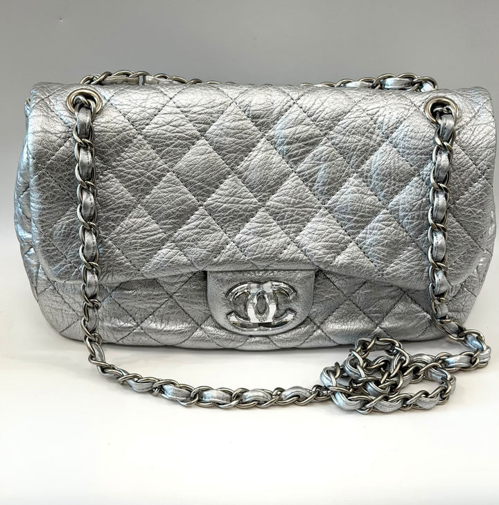 CHANEL CRINKLED METALLIC CALFSKIN QUILTED "ON THE ROCKS" MEDIUM FLAP BAG