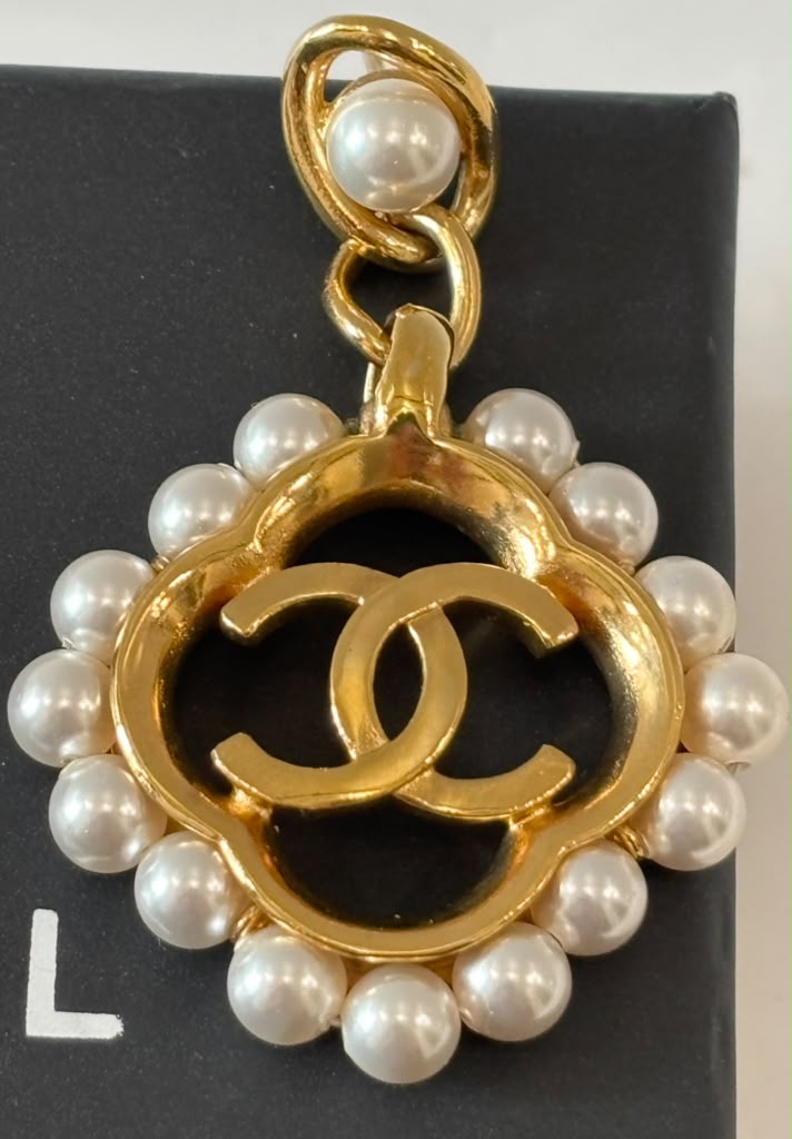 CHANEL CAMBON BOUCLES D&