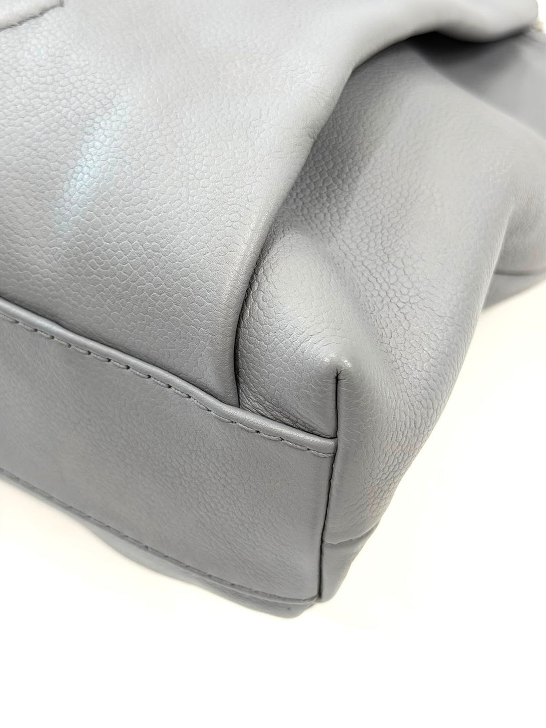 CHANEL CC CAVIAR LEATHER TUCK TOTE BAG