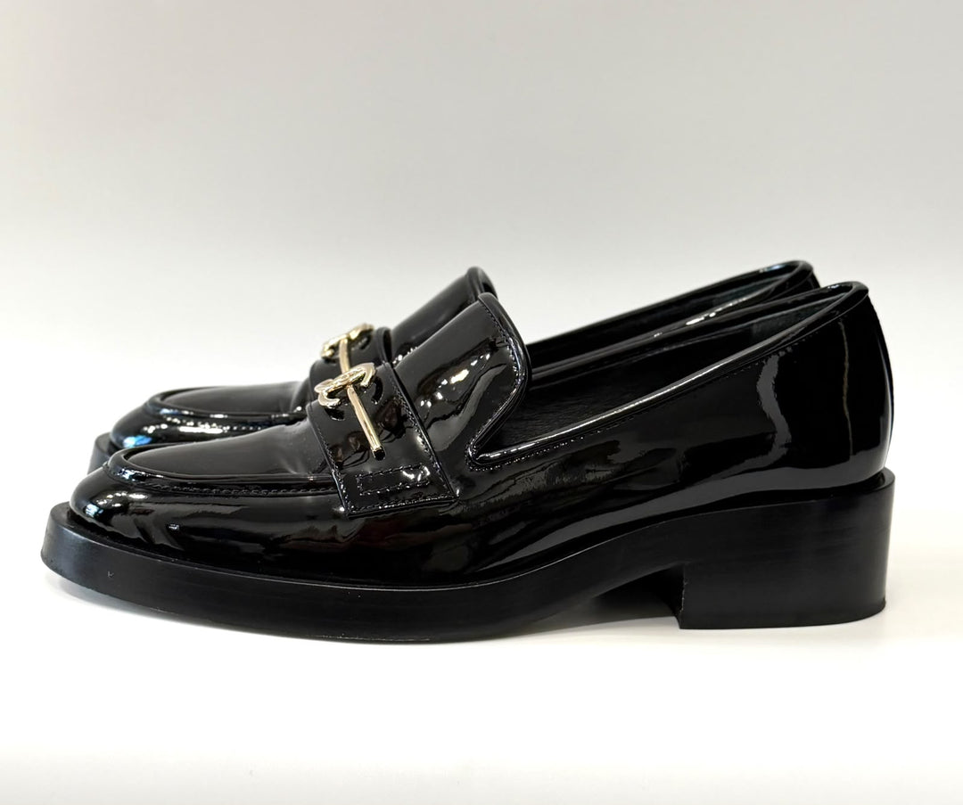CHANEL CC LOGO CRUISE COLLECTION LOAFERS