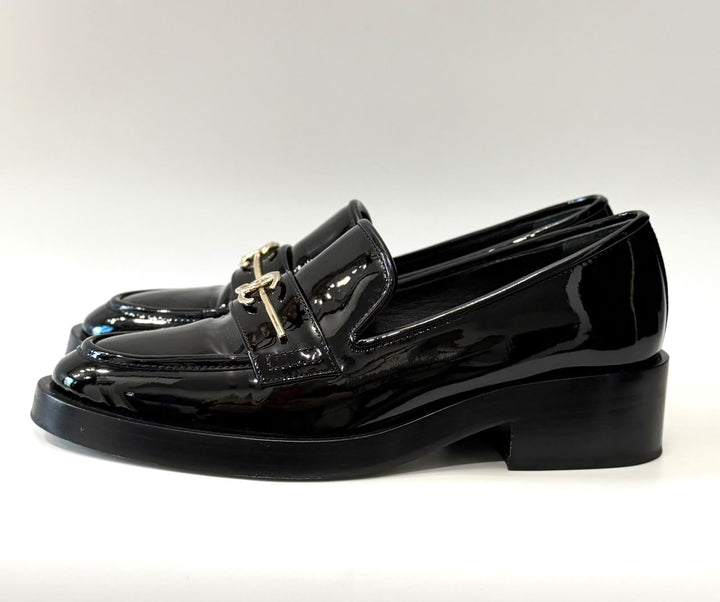 CHANEL CC LOGO CRUISE COLLECTION LOAFERS