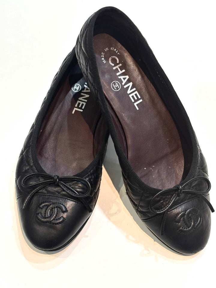 CHANEL CC QUILTED BOW BALLET FLATS