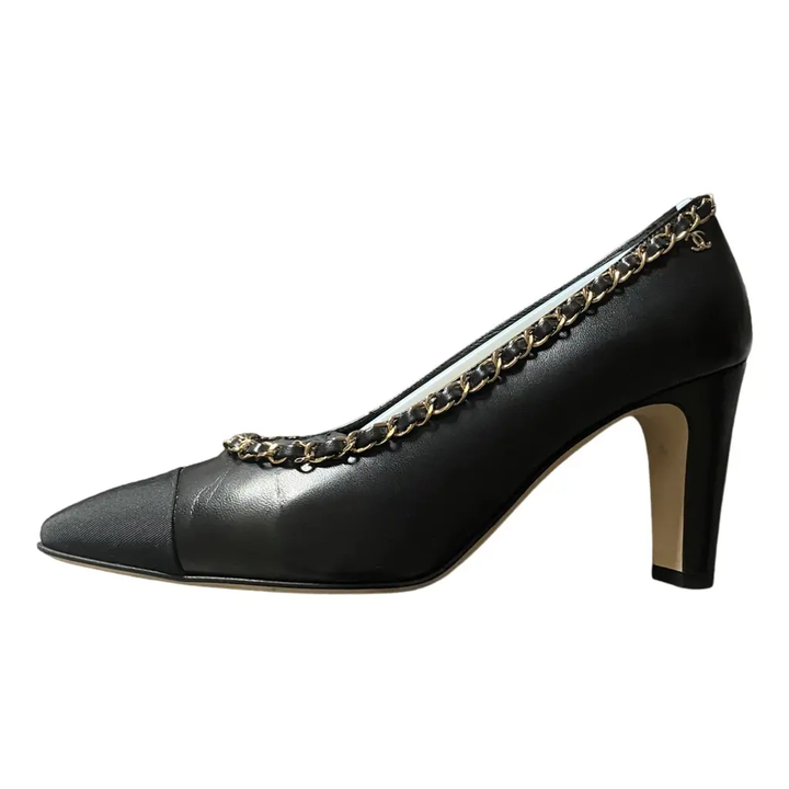 CHANEL CC CHAIN AROUND CALFSKIN LEATHER PUMPS