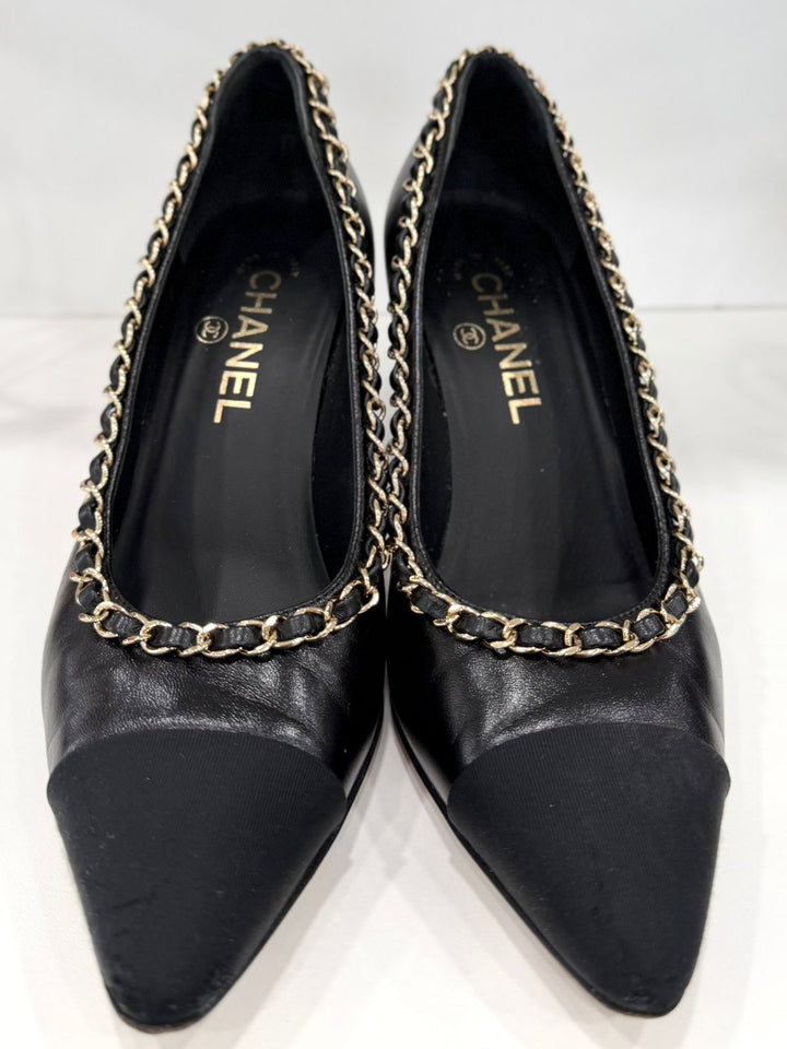 CHANEL CC CHAIN AROUND CALFSKIN LEATHER PUMPS
