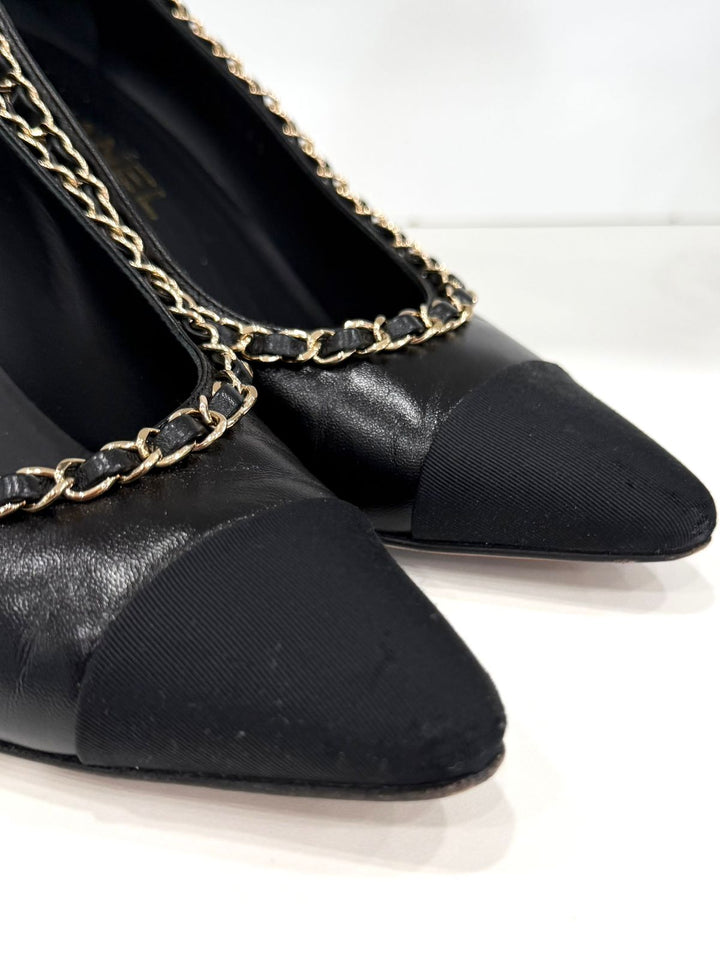 CHANEL CC CHAIN AROUND CALFSKIN LEATHER PUMPS