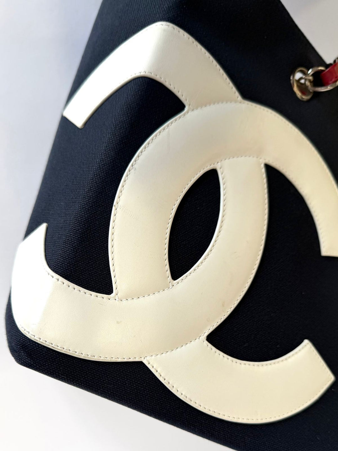 CHANEL N°5 CHOCO BAR CHAIN SHOPPER TOTE BAG