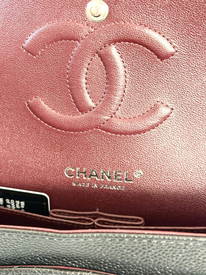 CHANEL CLASSIC  CAVIAR QUILTED DOUBLE FLAP MEDIUM BAG