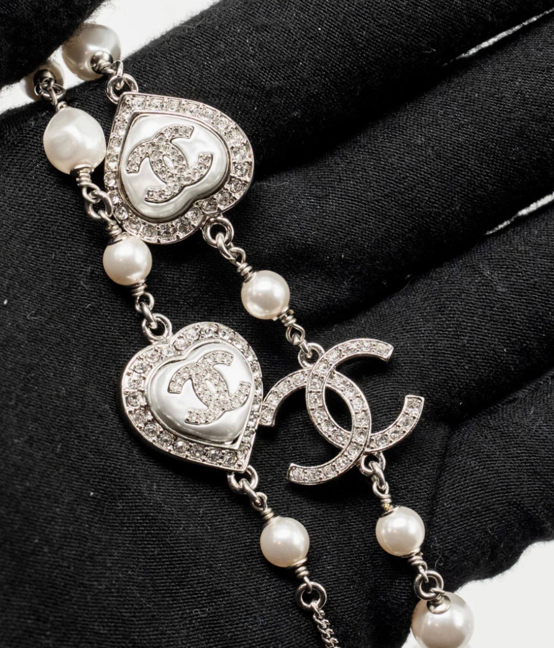 CHANEL TIMELESS CRYSTAL HEART PEARL LONG NECKLACE