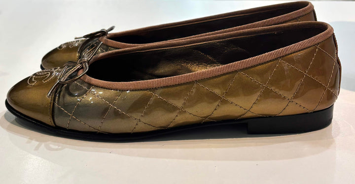 CHANEL GOLD QUILTED CC LOGO BALLET FLATS