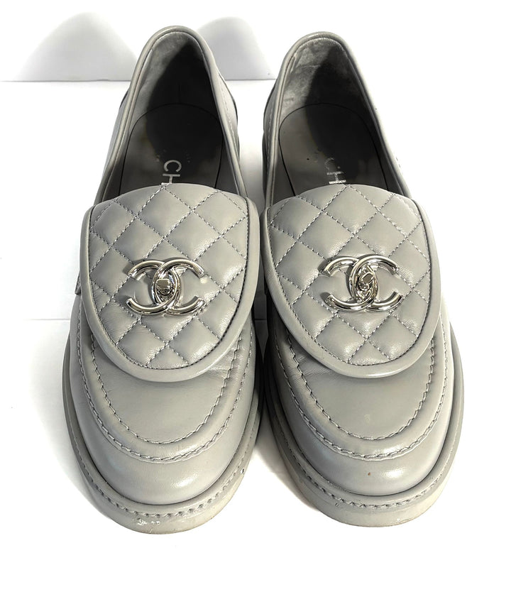 CHANEL INTERLOCKING CC LOAFERS
