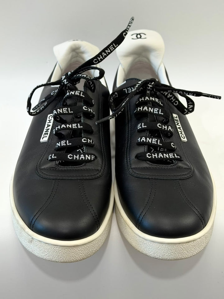 CHANEL INTERLOCKING CC LOGO LEATHER SNEAKERS