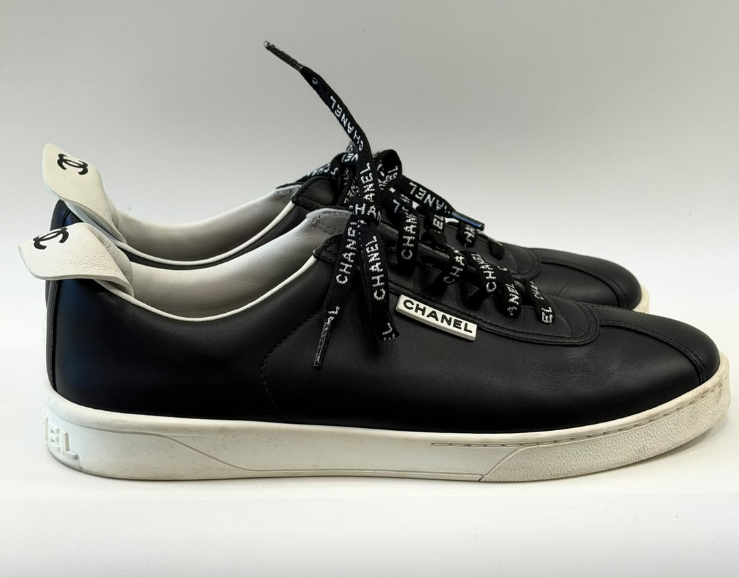 CHANEL INTERLOCKING CC LOGO LEATHER SNEAKERS
