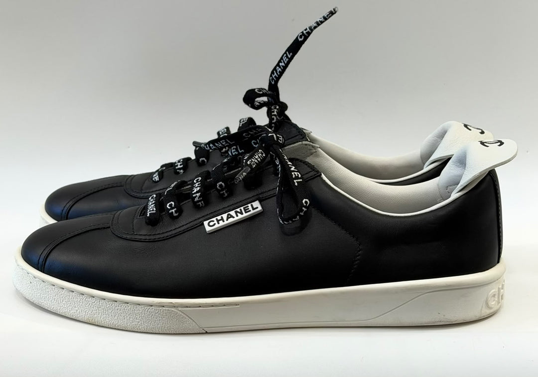 CHANEL INTERLOCKING CC LOGO LEATHER SNEAKERS