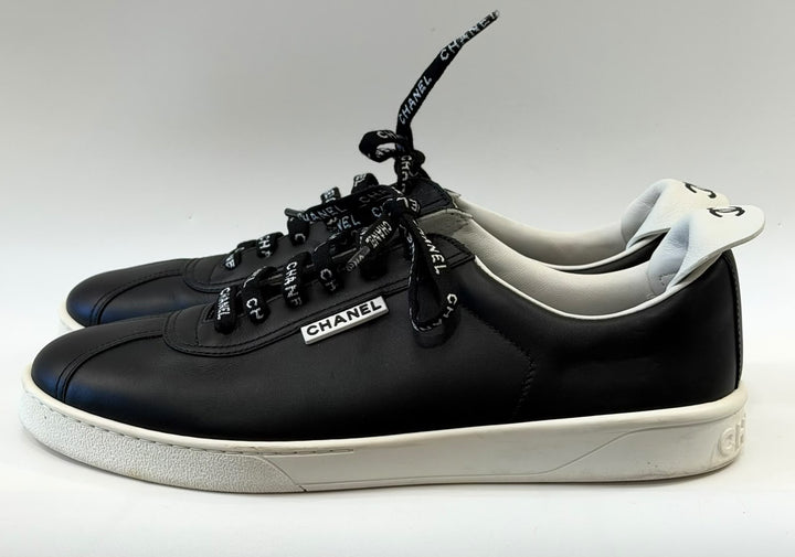 CHANEL INTERLOCKING CC LOGO LEATHER SNEAKERS