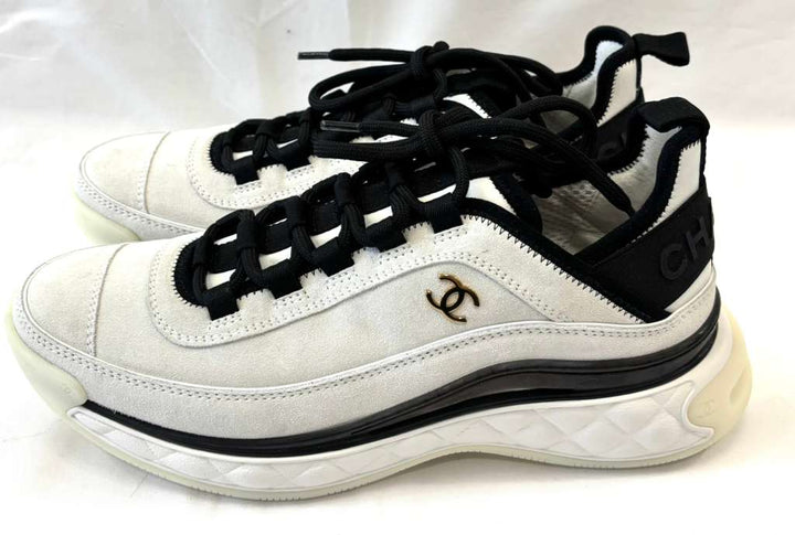 CHANEL INTERLOCKING CC LOGO LEATHER SNEAKERS
