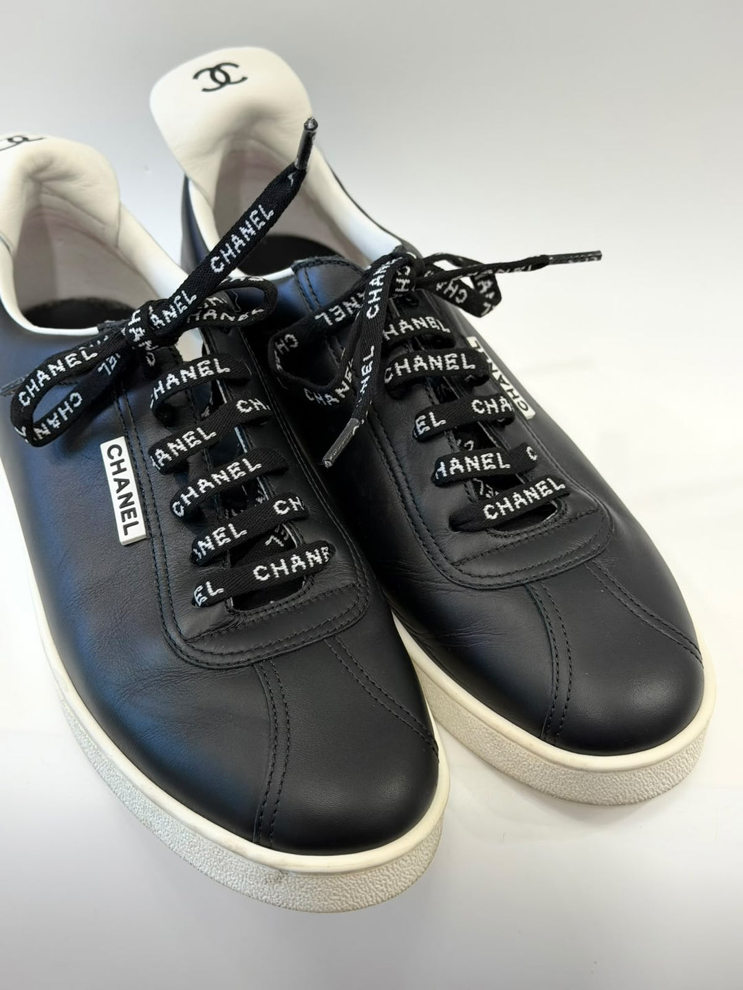 CHANEL INTERLOCKING CC LOGO LEATHER SNEAKERS