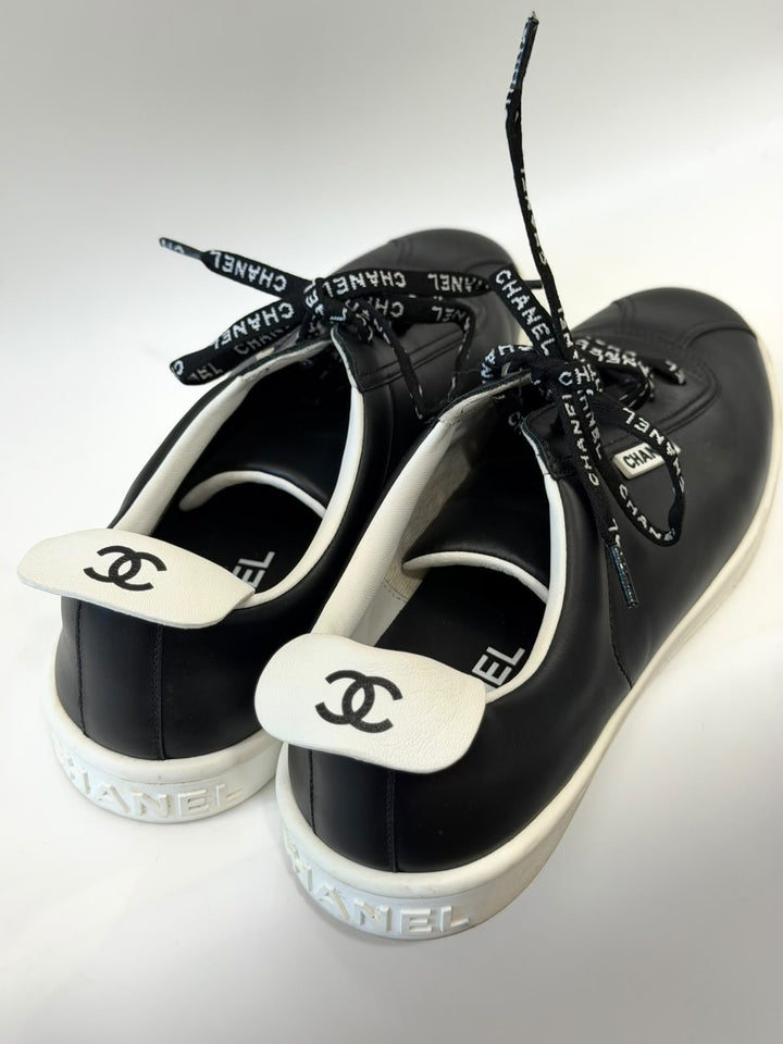 CHANEL INTERLOCKING CC LOGO LEATHER SNEAKERS