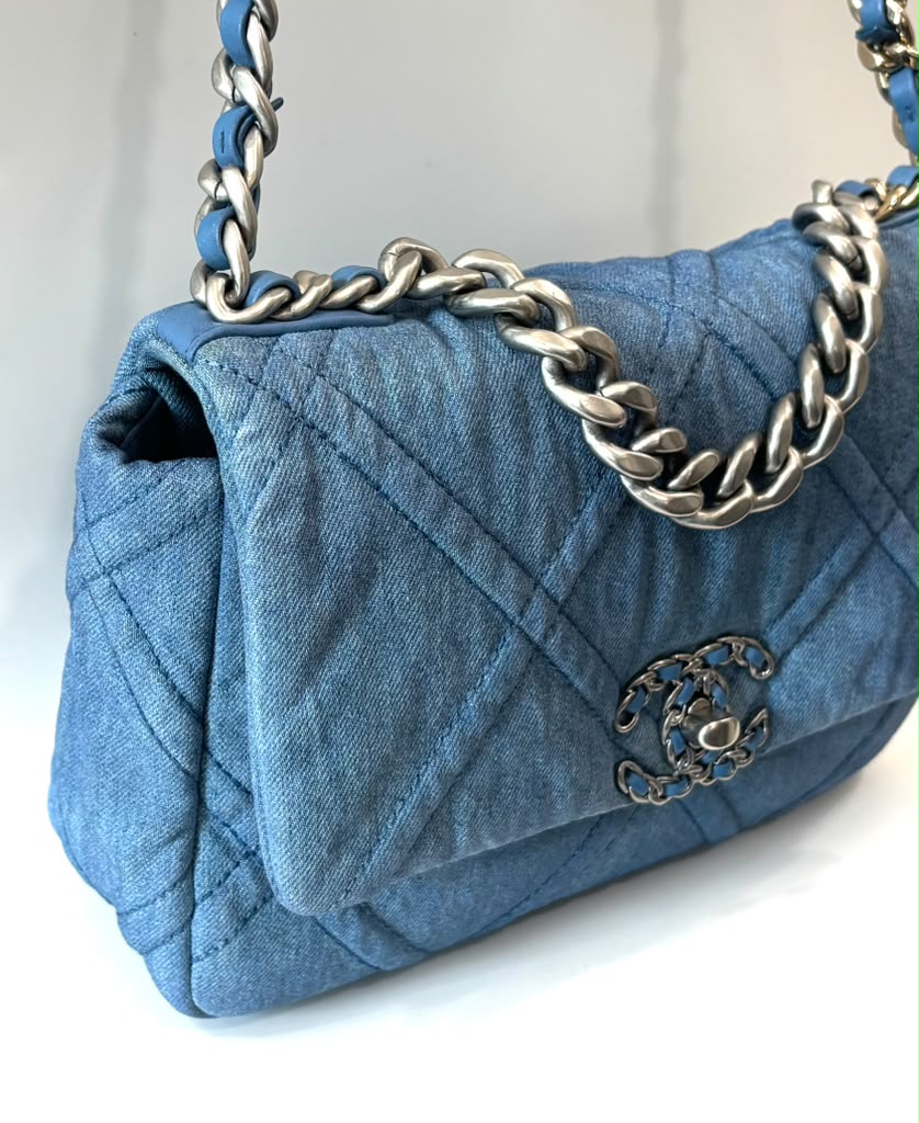 CHANEL 19 QUILTED DENIM MEDIUM FLAP SHOULDER BAG