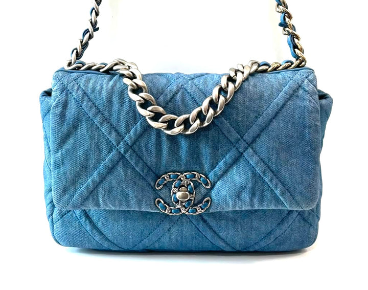 CHANEL 19 QUILTED DENIM MEDIUM FLAP SHOULDER BAG