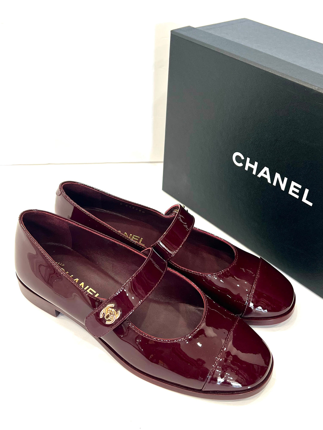 CHANEL CC PATENT CALF LEATHER  MARY JANE FLATS