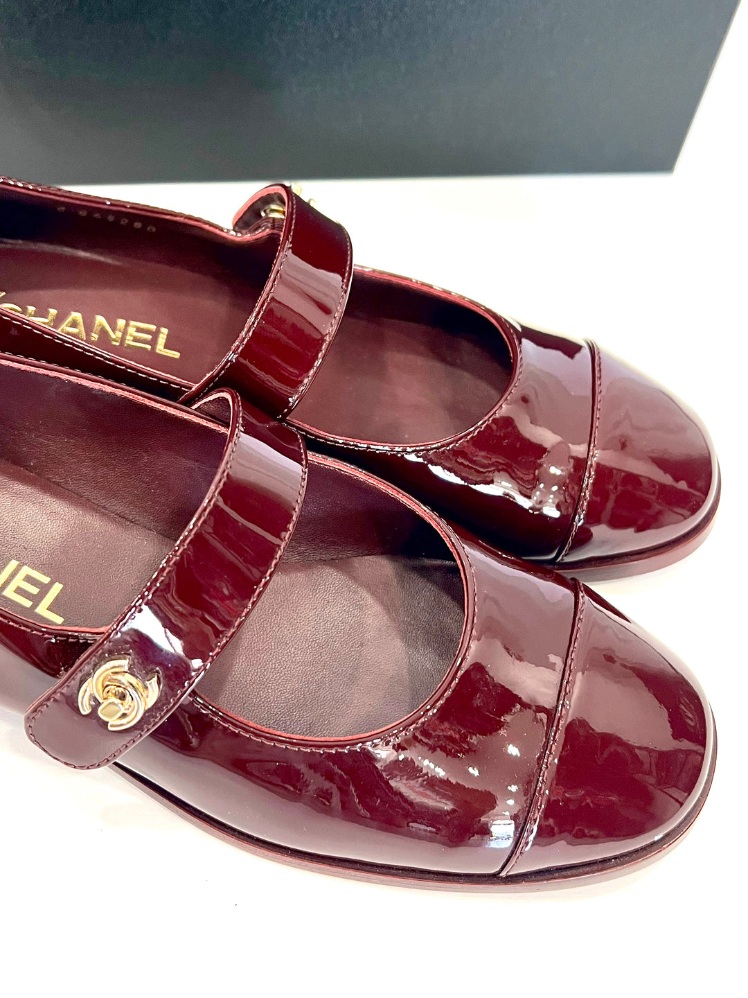 CHANEL CC PATENT CALF LEATHER  MARY JANE FLATS