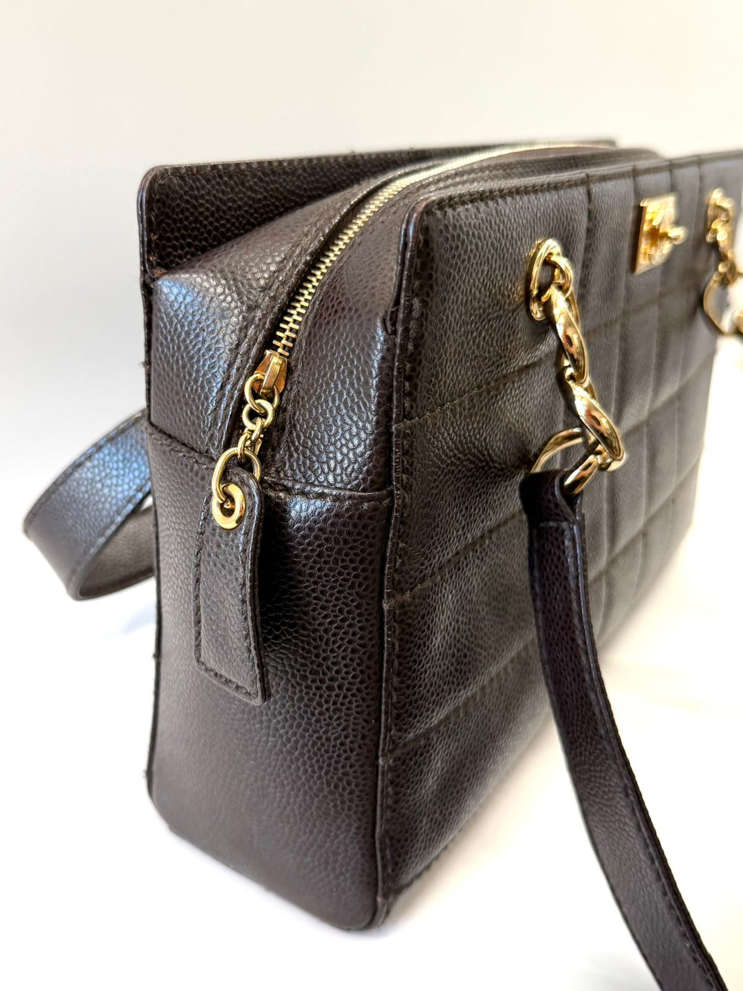 CHANEL VINTAGE QUILTED CAVIAR LEATHER CHOCOLATE BAR TOTE BAG