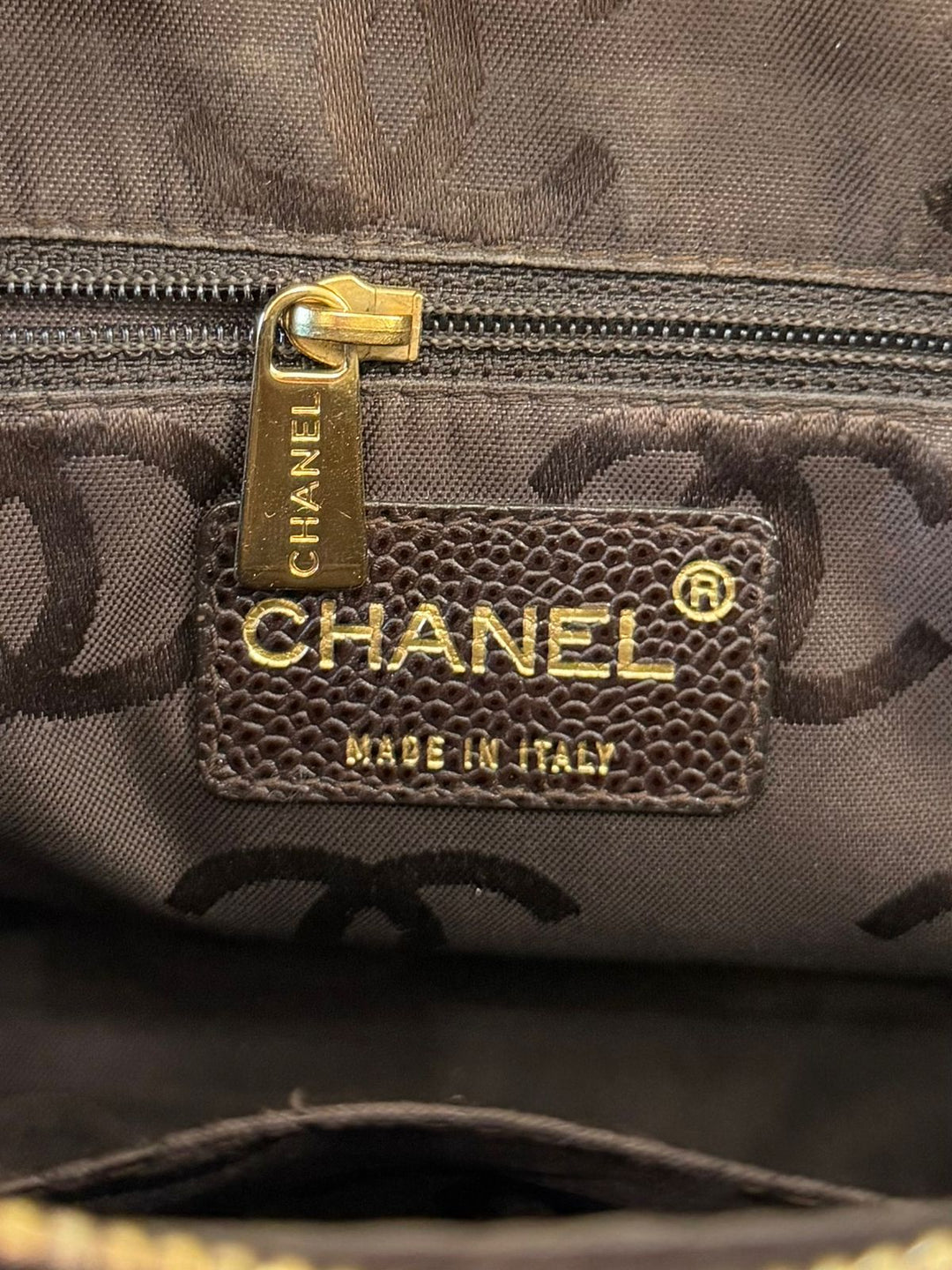 CHANEL VINTAGE QUILTED CAVIAR LEATHER CHOCOLATE BAR TOTE BAG