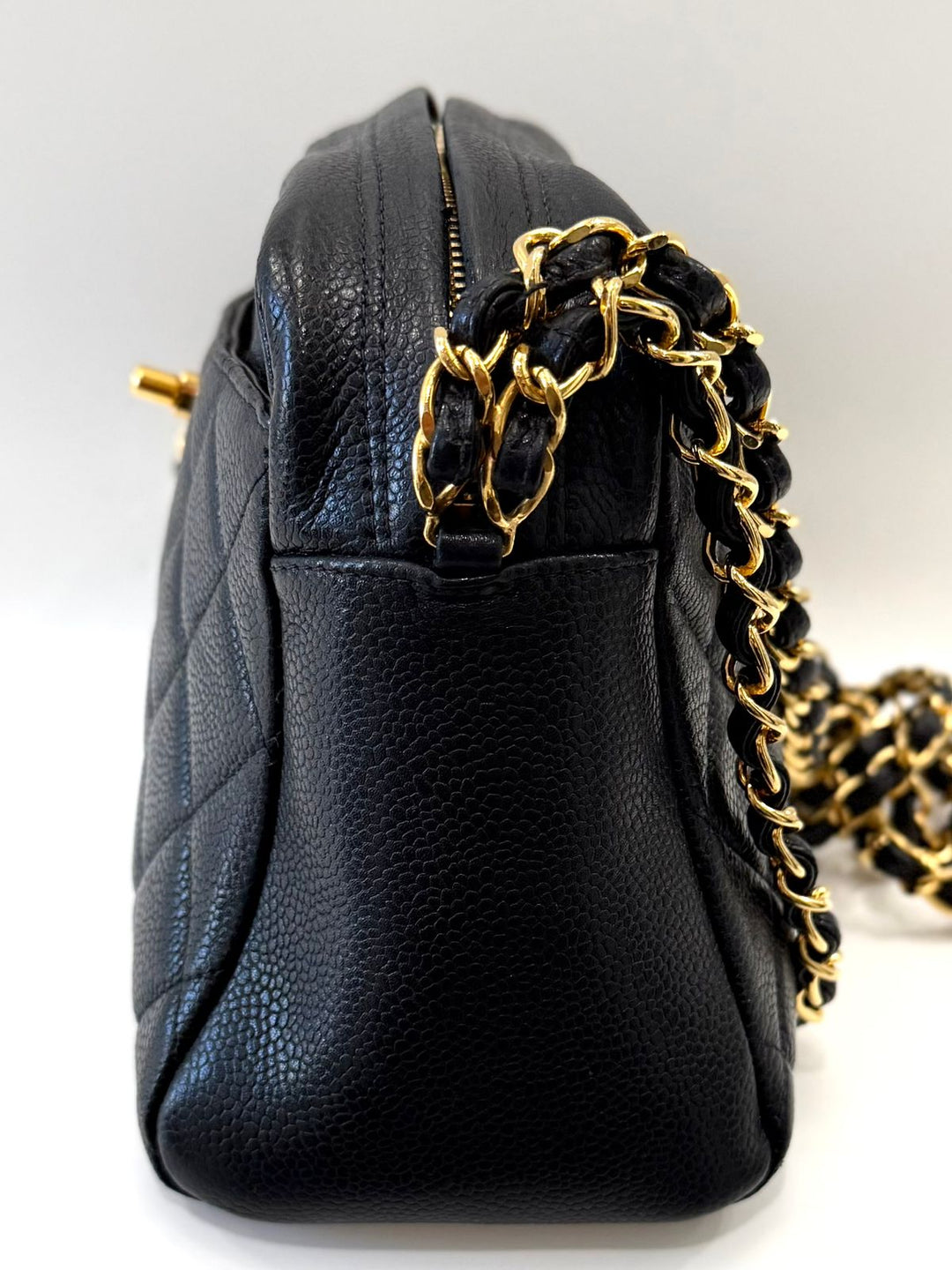 CHANEL QUILTED CAVIAR LEATHER VINTAGE CAMERA BAG