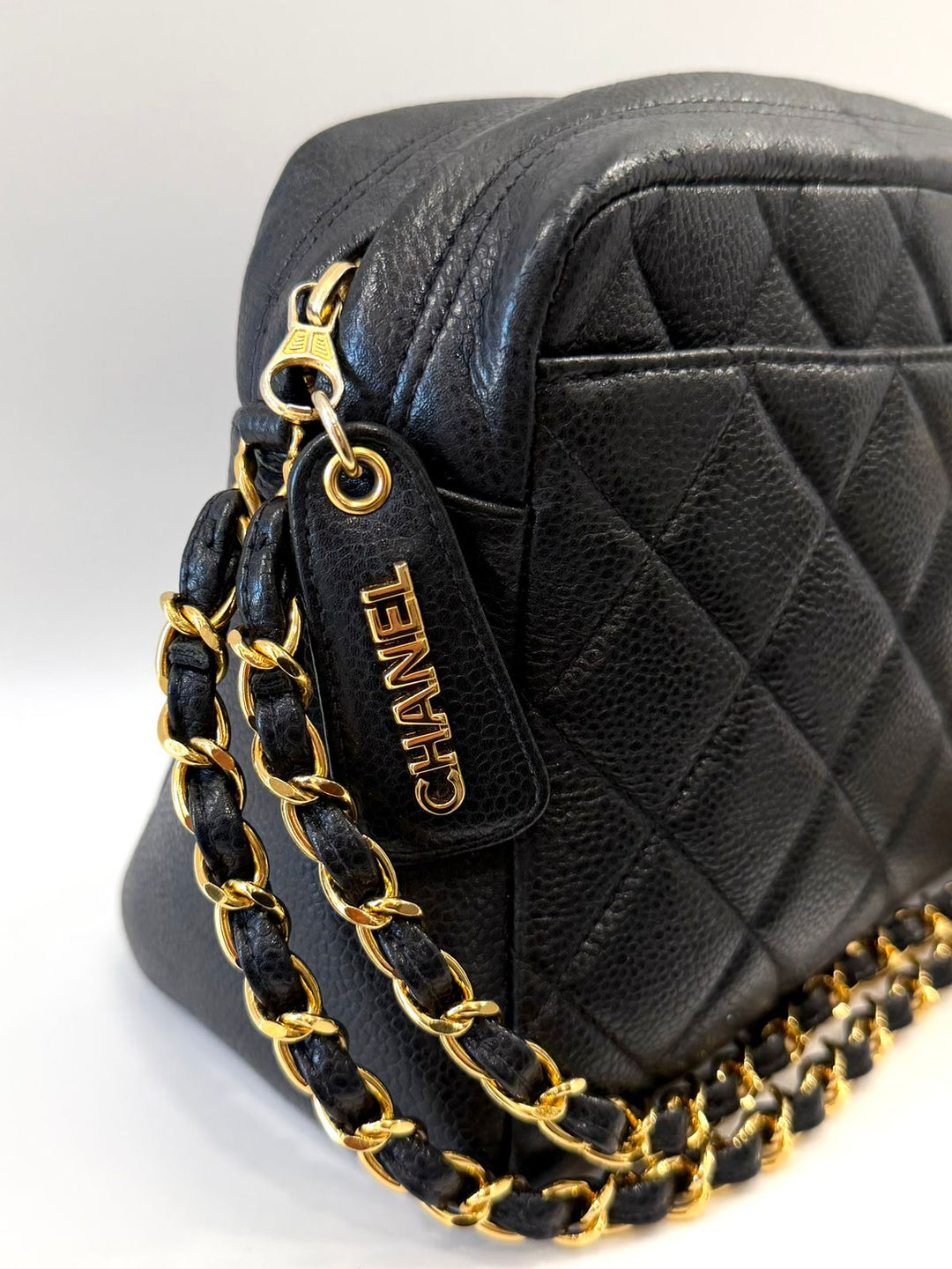 CHANEL QUILTED CAVIAR LEATHER VINTAGE CAMERA BAG