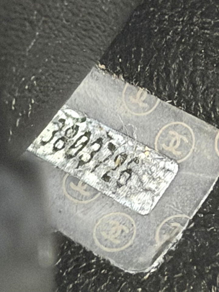 CHANEL QUILTED CAVIAR LEATHER VINTAGE CAMERA BAG