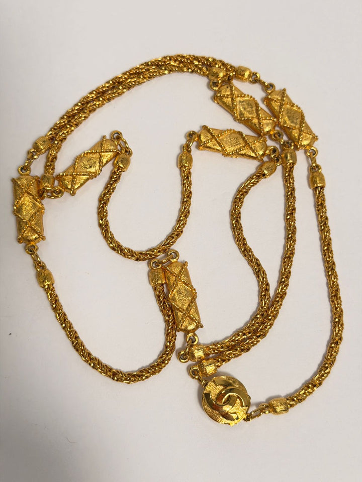CHANEL VINTAGE GOLD PLATED NECKLACE