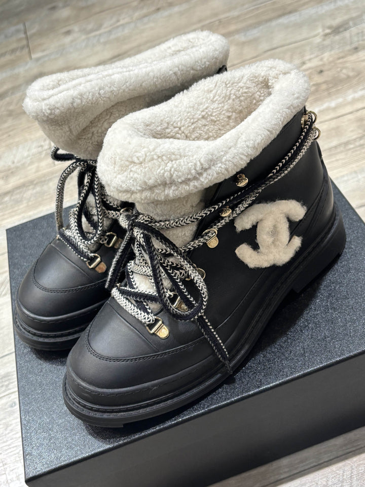 CHANEL CC CALFSKIN LEATHER SHEARLING LACE-UP BOOTS